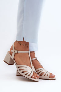 Heel sandals Step in style